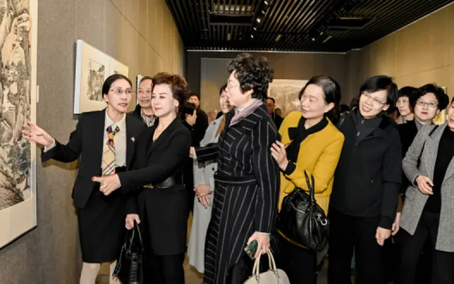 雁荡山花自由绽放，乐清女画家九人作品展在温州乐清开幕