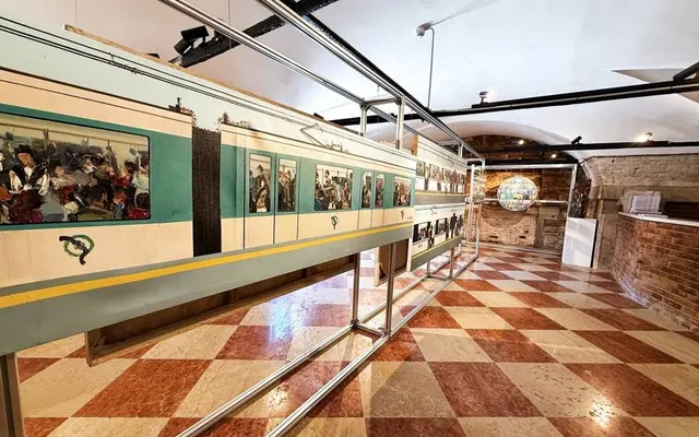 从黄浦江到威尼斯大运河——《浮城记——杜海军个展》在威尼斯开幕