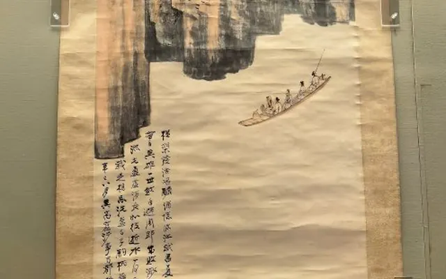 清华大学艺术馆“韫玉初晖”近现代画家作品图1-2 赤壁图也是本次展览的主题画作132cmx56cm题款:横槊发浩唱,酾酒忆临江。武昌夏口相望, 山水郁苍苍。何处舳千里,当日英雄一世,饮年避周郎,成败渺千古,人物费平章。纵一苇凌万顷,浜流光盈庐消长如彼。逝水一何长,只