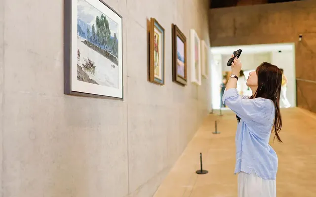 先生薪火 传承永续——肖峰油画工作室师生作品展在先生逝世周年开幕