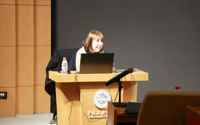 国际艺术史学会主席玛琪雅•费埃蒂赴鲁迅美术学院讲学_全球_新闻