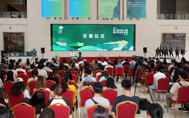 “交融与共生:2025第二届中国—东盟美术作品双年展”开展