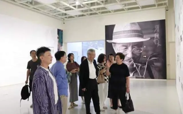 张桂铭艺术回顾展“惊艳”亮相,你发现画里藏着的那个张桂铭了吗?