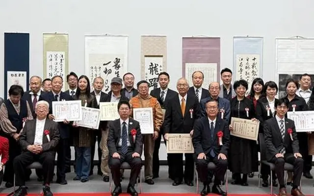 浓墨重彩绘金秋29载书画添新秀百幅中日佳作再度亮相爱知县美术馆_中国大陆_新闻